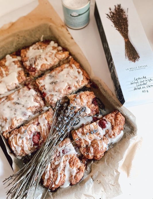 Scones with Quebec strawberries, lavender and white chocolate