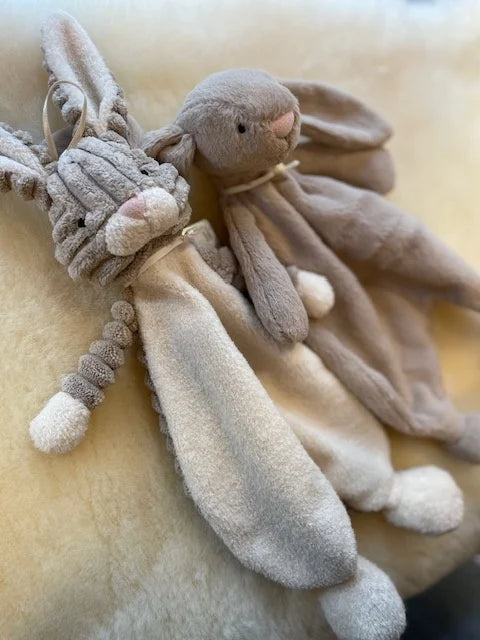 Jellycat | Peluche-doudoune Lièvre
